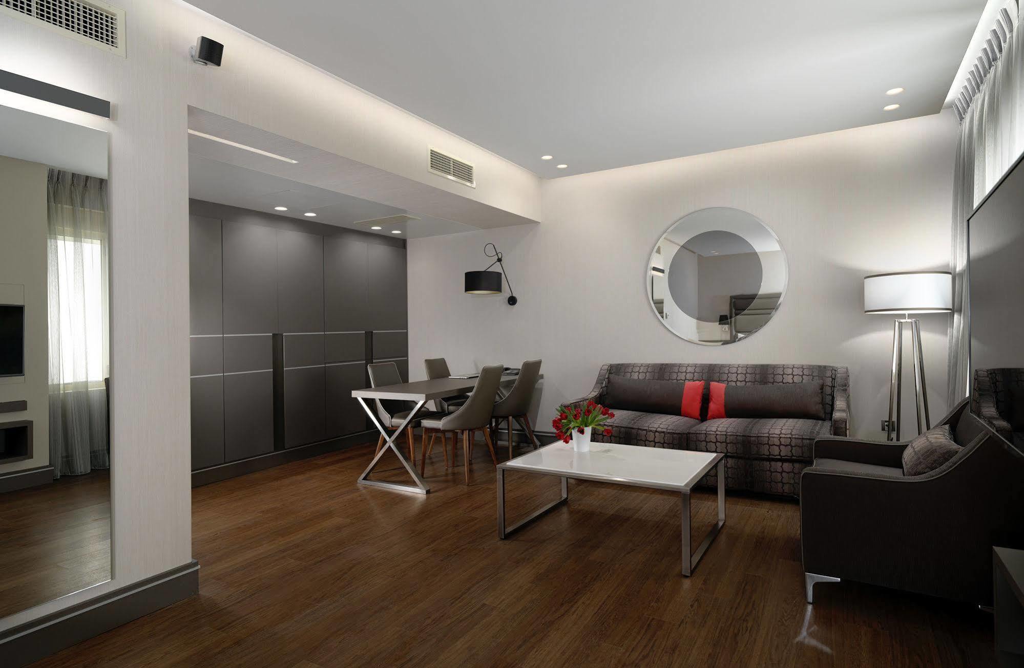 Holiday Suites Athén Kültér fotó
