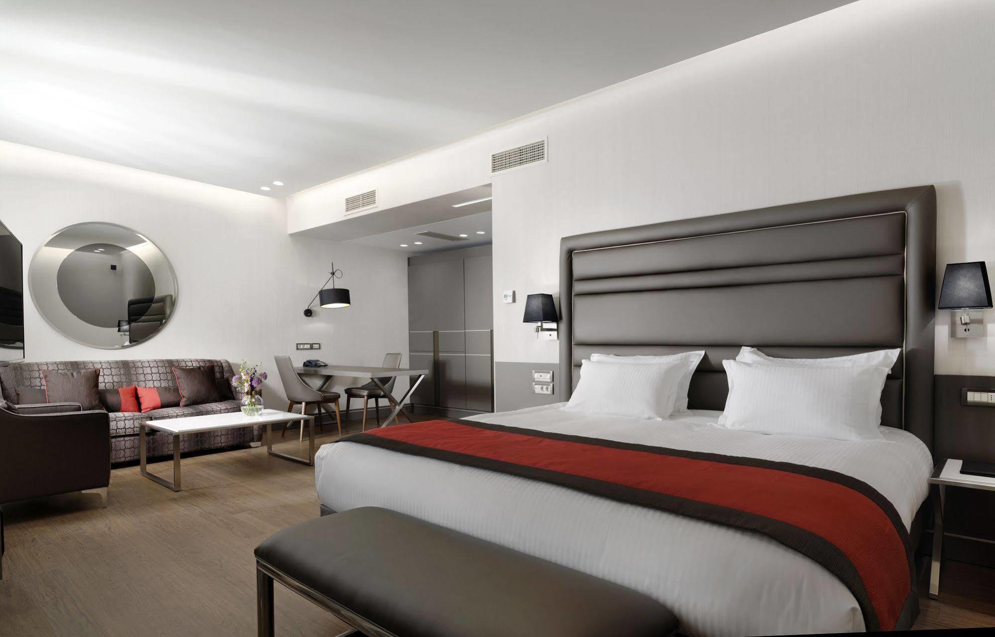 Holiday Suites Athén Kültér fotó